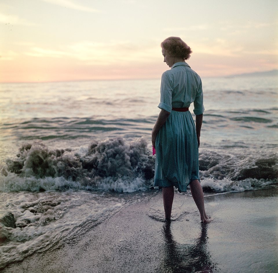 La jeune femme et l’océan